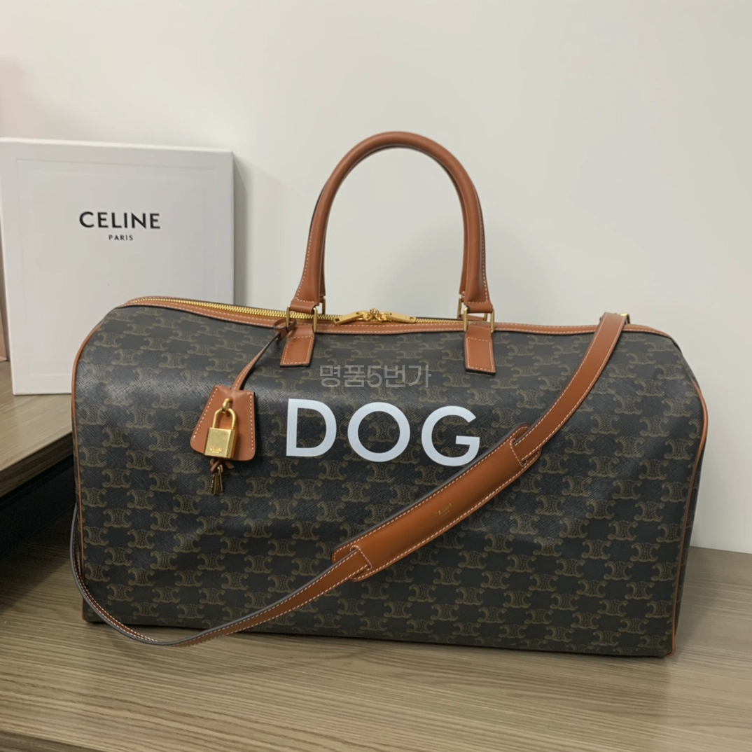 셀린느 DOG 로고 트리옹프 트래블백 상품 이미지 2